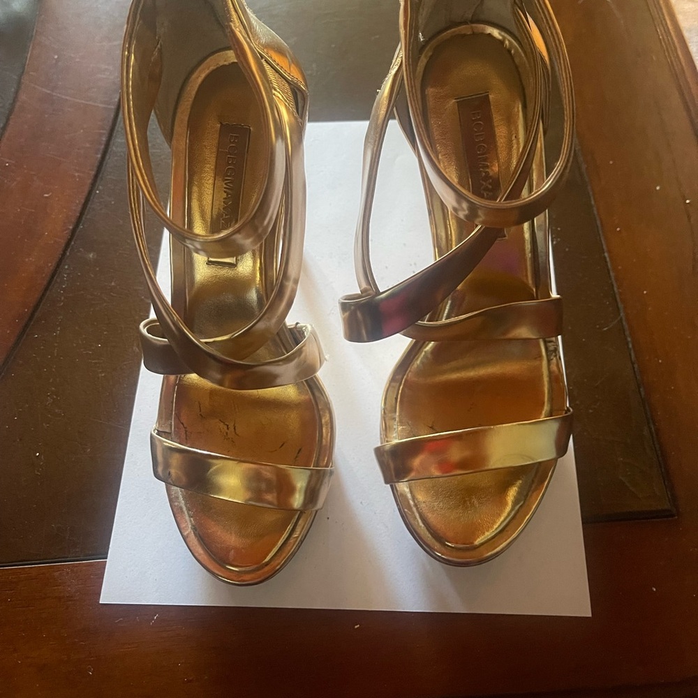 BCBG Shiny Gold Heels Size 6.5